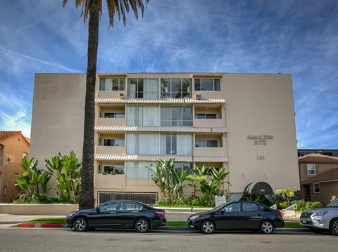 Apartment Building in Beverly Hills